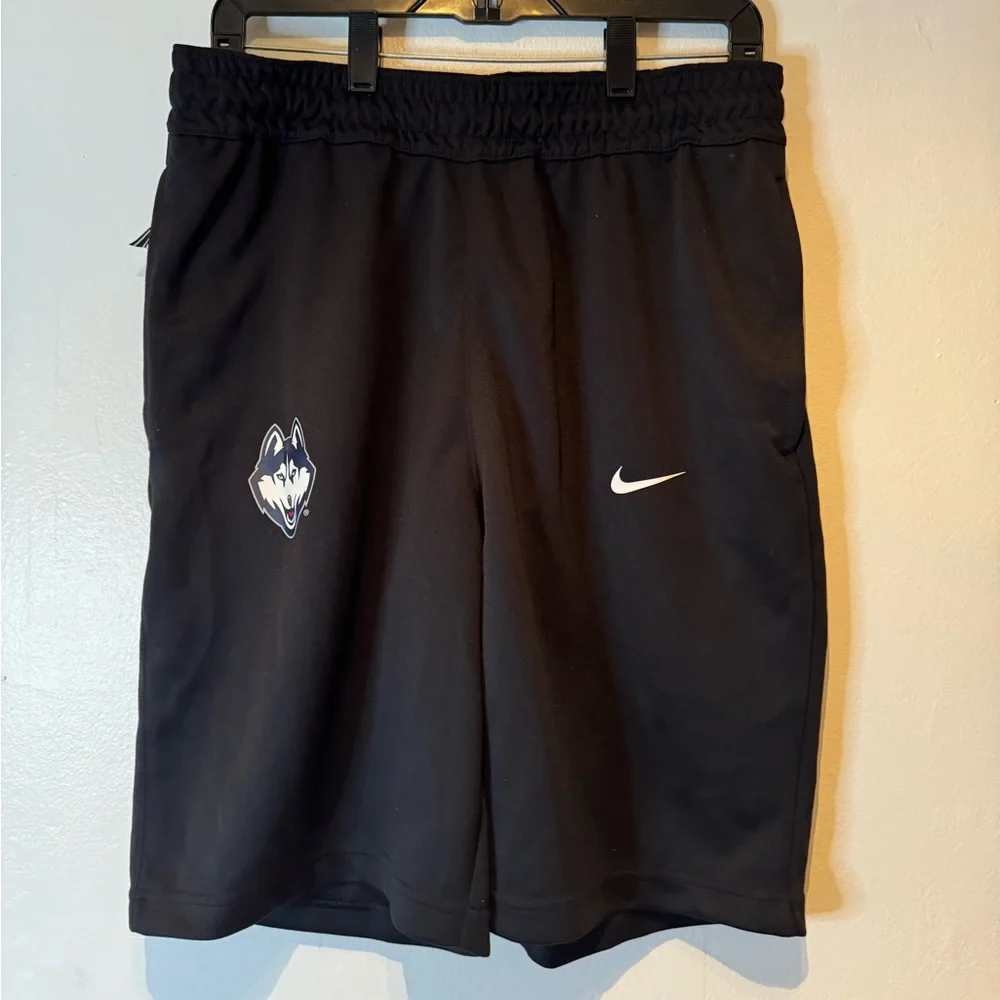 Nike Sample Men’s UConn Basketball Short‎ with Pockets Black Size Medium